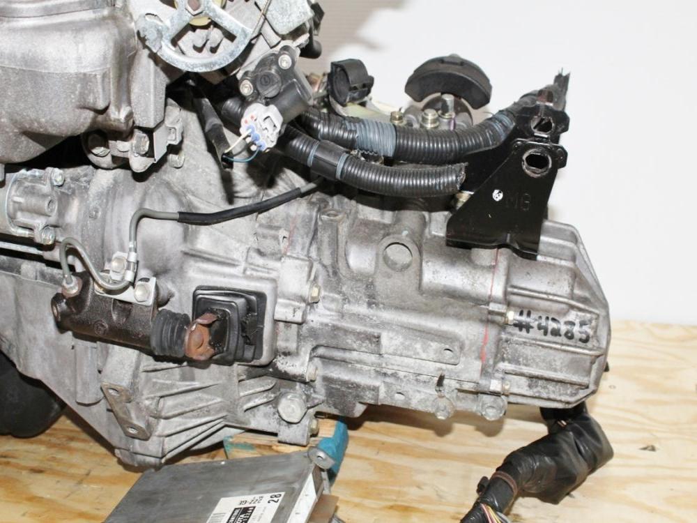 2003-2006 Toyota Matrix XRS 2ZZ-GE VVTI Engine 6 Speed C60 Transmission 1.8L : Image 4