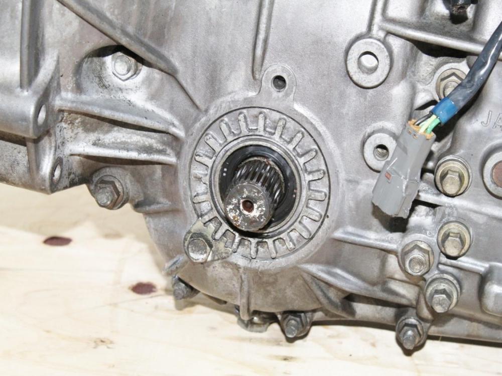 JDM 2002-2005 Subaru WRX 5 Speed Manual AWD Transmission Imported: Image 5